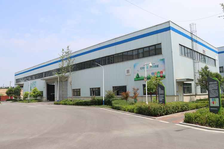 【震撼揭秘】走进生活垃圾分拣中心：大件垃圾的“变形记