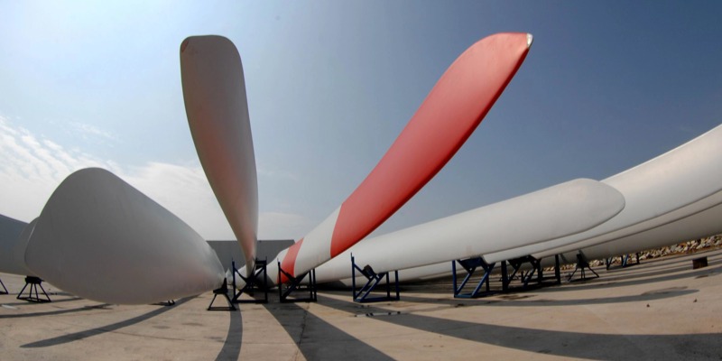 废旧风电叶片处理设备选型指南：众安环保以专利技术赋能绿色回收